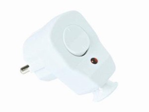 Wtyczka kątowa z wyłacznikiem i kontrolką załączenia biała 2P+Z 230V PCE
