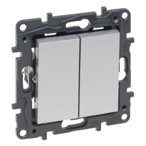 Łącznik schodowy podwójny kolor aluminium 10 AX NILOE STEP 863308 Legrand