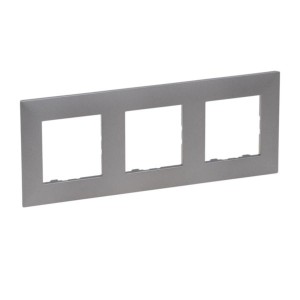 Ramka potrójna kolor stalowy Niloe Step 863493 Legrand