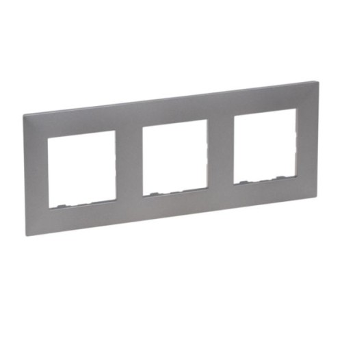 Ramka potrójna kolor aluminium szczotkowane Niloe Step 863893 Legrand