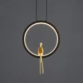 Lampa wisząca AMICI 27 cm - LED, metal, czarny ring z dekoracyjną złotą postacią ST-D7774 black Step into Design